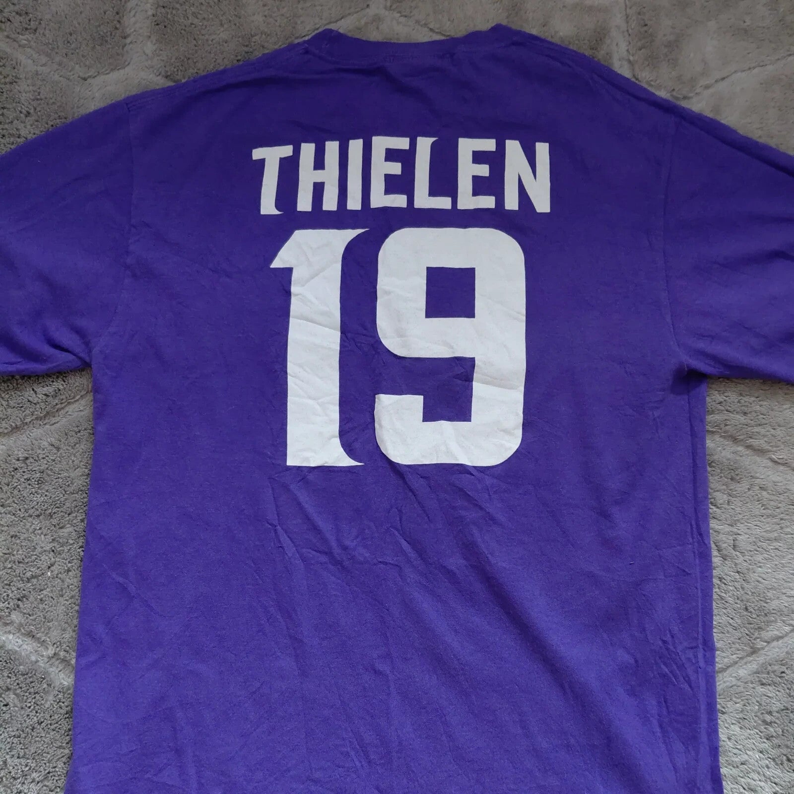 Team Apparel T Shirt Purple Vikings Thielen Number 19 Graphic Logo NFL Football