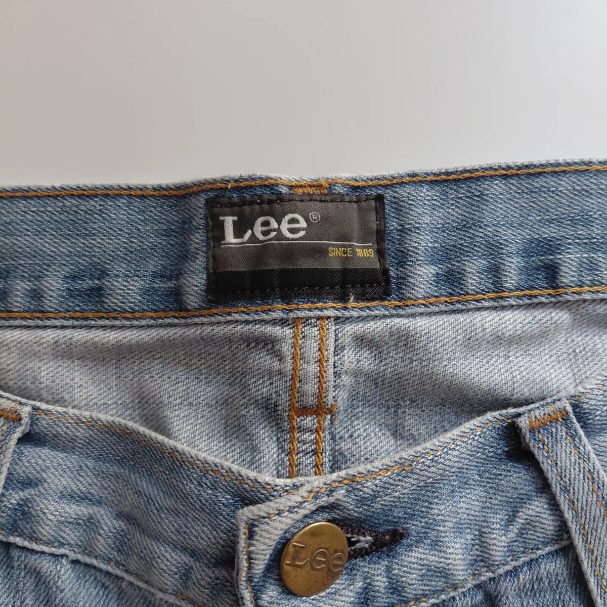 Lee Knox Denim Shorts Mens W34 L36 Light Blue Wash Denim Button Fly Jorts