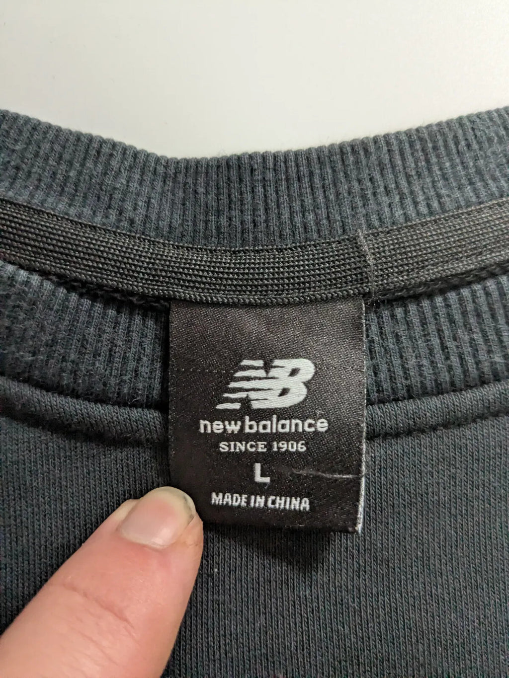 New Balance Crewneck Sweatshirt Large Black Logo Streetwear Pullover