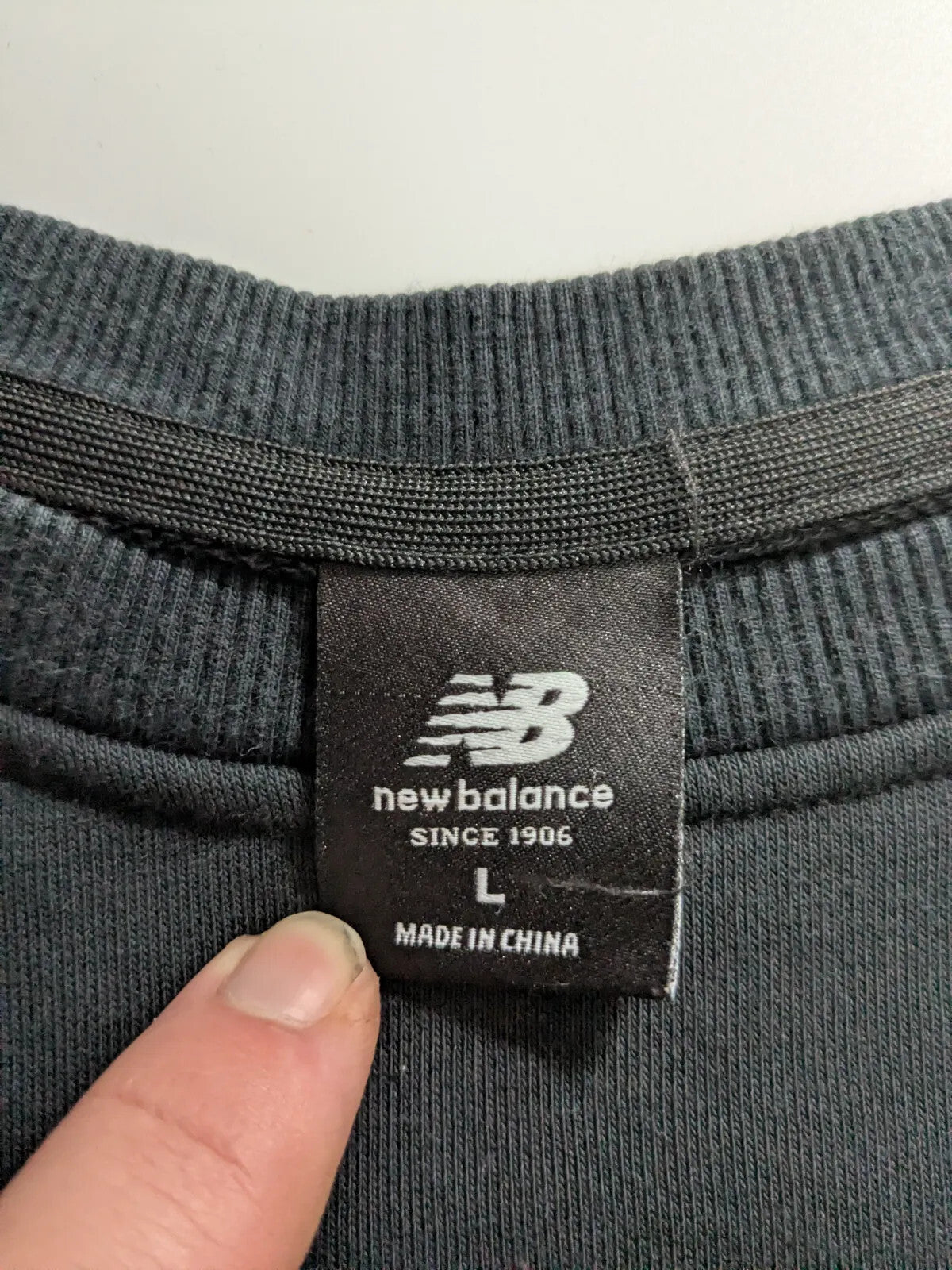 New Balance Crewneck Sweatshirt Large Black Logo Streetwear Pullover
