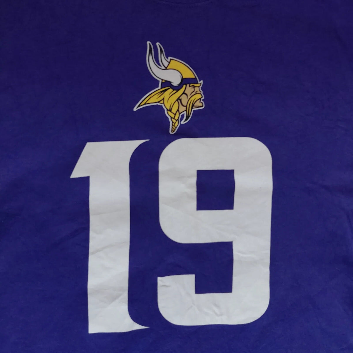 Team Apparel T Shirt Purple Vikings Thielen Number 19 Graphic Logo NFL Football