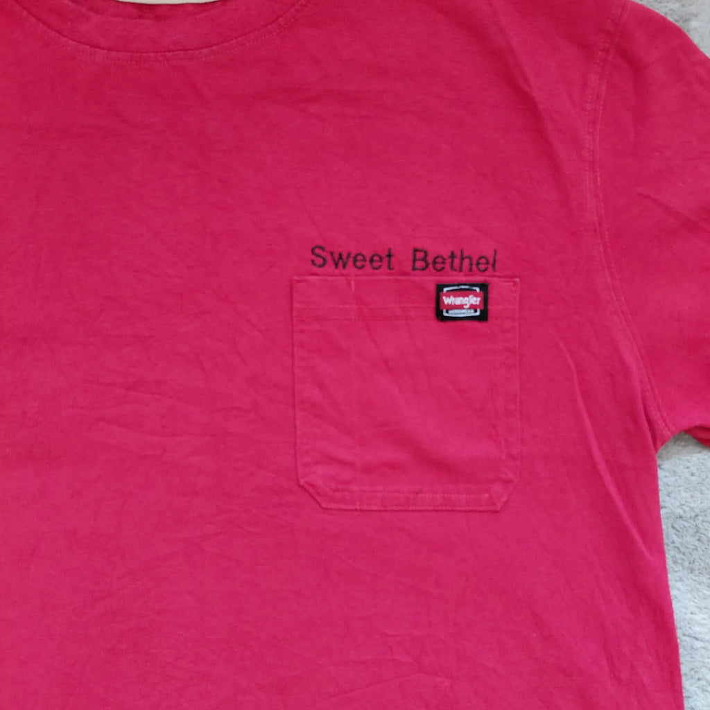 Wrangler Crew Neck T Shirt Mens Large Pink Sweet Bethel Graphic Logo Pocket