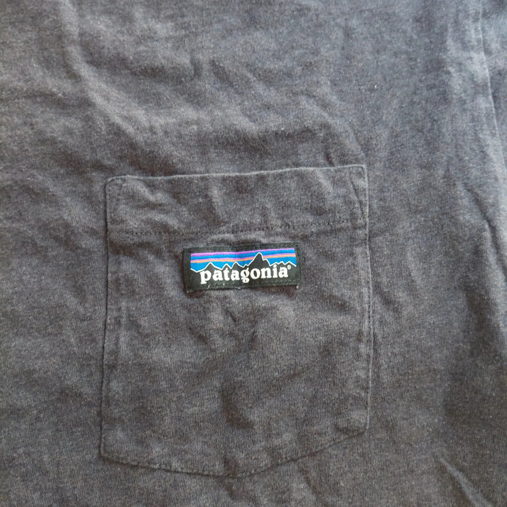 Patagonia T-Shirt Medium Charcoal Organic Cotton Short Sleeve Pocket Logo