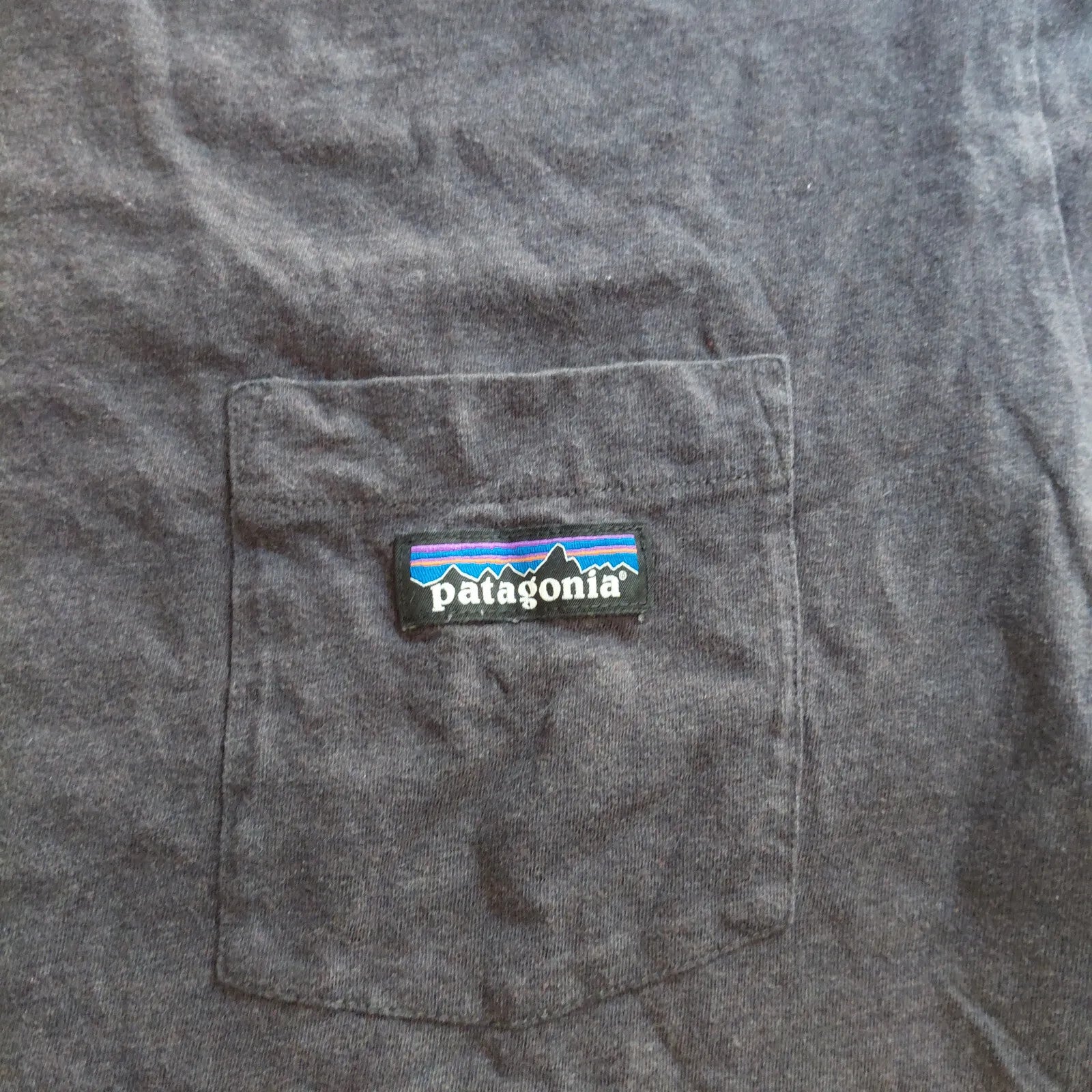 Patagonia T-Shirt Medium Charcoal Organic Cotton Short Sleeve Pocket Logo