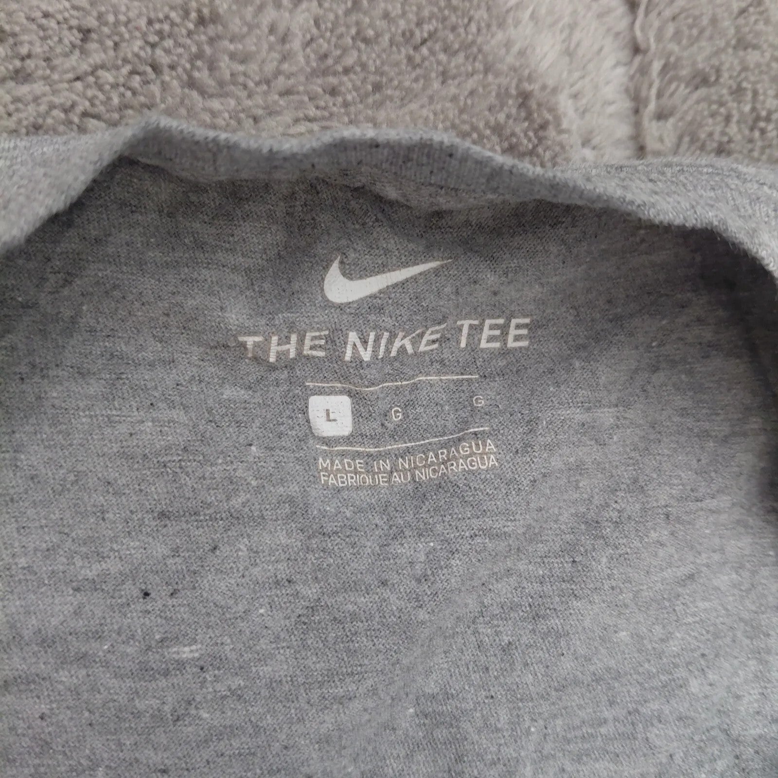 Nike Crew Neck T Shirt Large Grey Nike Logo Graphic Short Sleeve Athletic