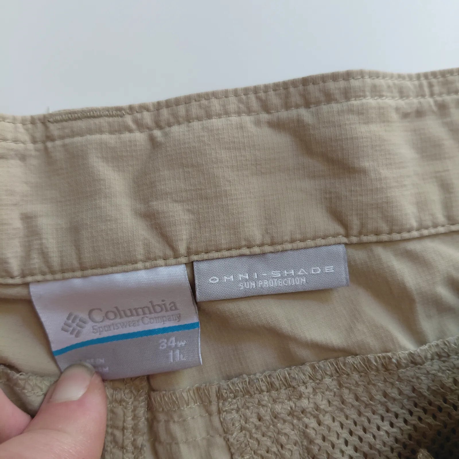Columbia Omni Shade Cargo Shorts Beige Ripstop Nylon Logo Sun Protection Outdoor