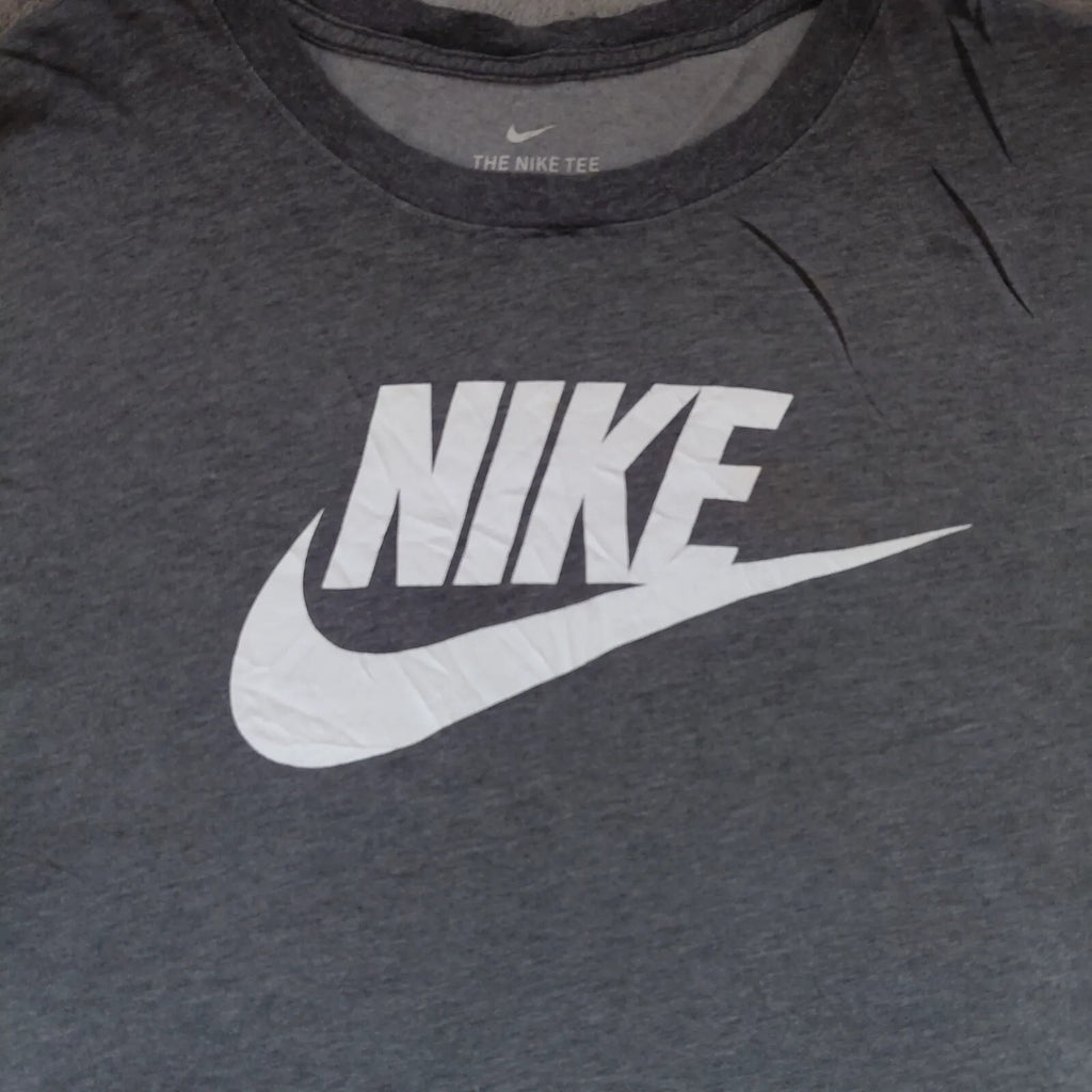 Nike Dri Fit Graphic T Shirt Mens XL Charcoal Crew Neck Logo Athletic