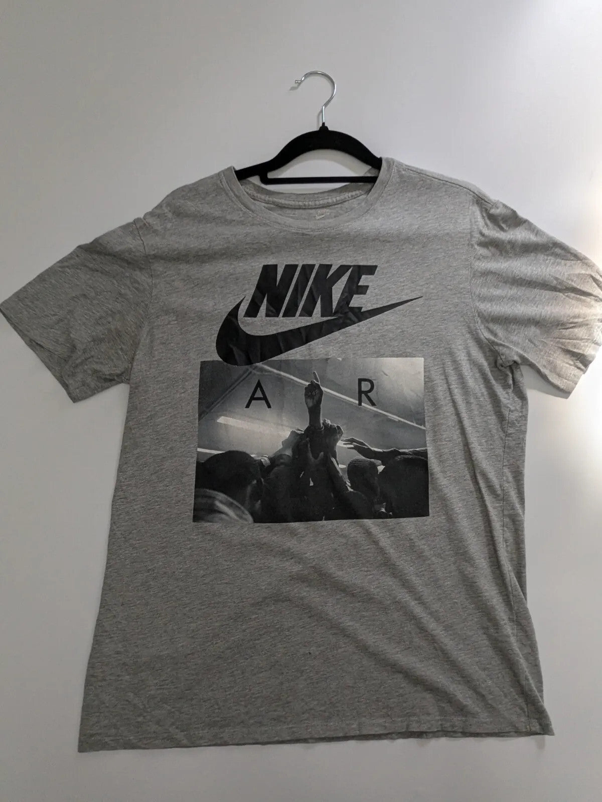 Nike T-Shirt Grey Cotton Logo Graphic Streetwear Short Sleeve Crew Neck