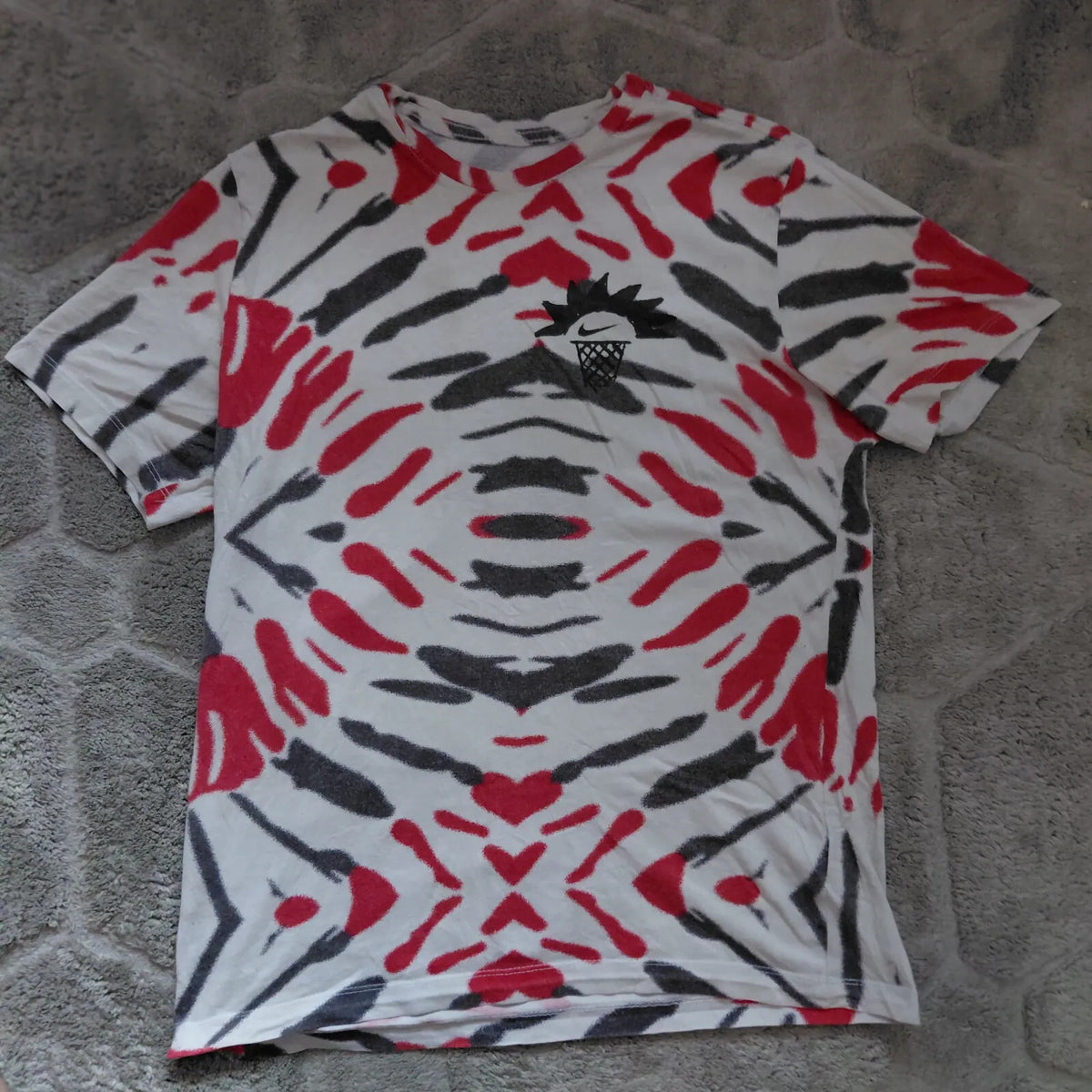 Nike The Nike Tee Crew Neck T Shirt Mens Medium White Graphic Logo Short Sleeve