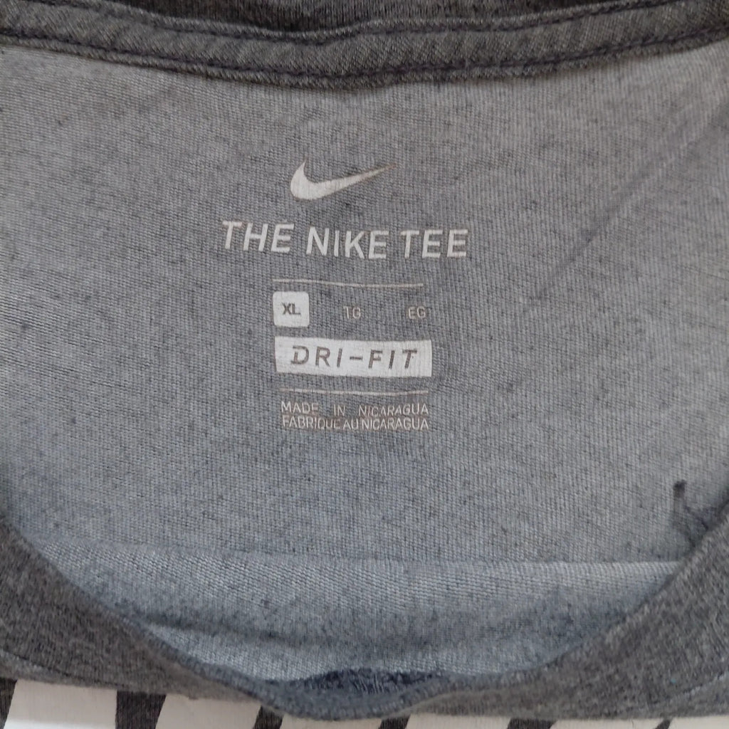Nike Dri Fit Graphic T Shirt Mens XL Charcoal Crew Neck Logo Athletic