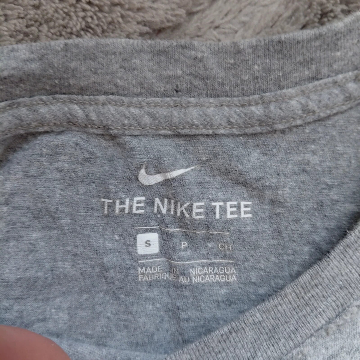 Nike T Shirt Small Grey Large Swoosh Logo Crew Neck Short Sleeve