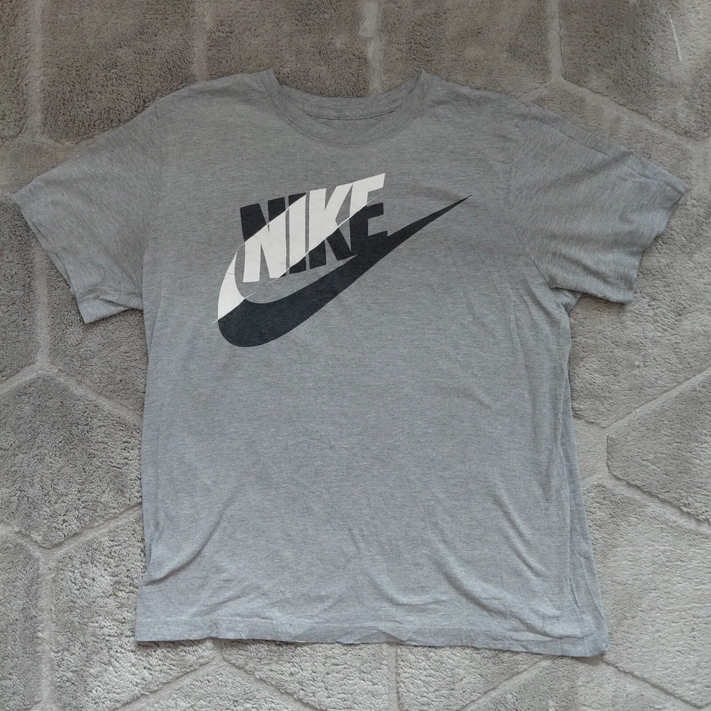 Nike Crew Neck T Shirt Large Grey Nike Logo Graphic Short Sleeve Athletic