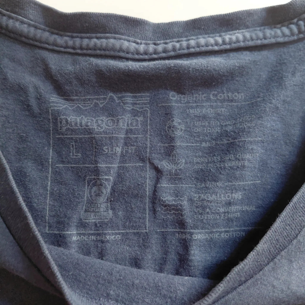 Patagonia T-Shirt Navy Organic Cotton Crew Neck Pocket Logo Graphic Outdoor