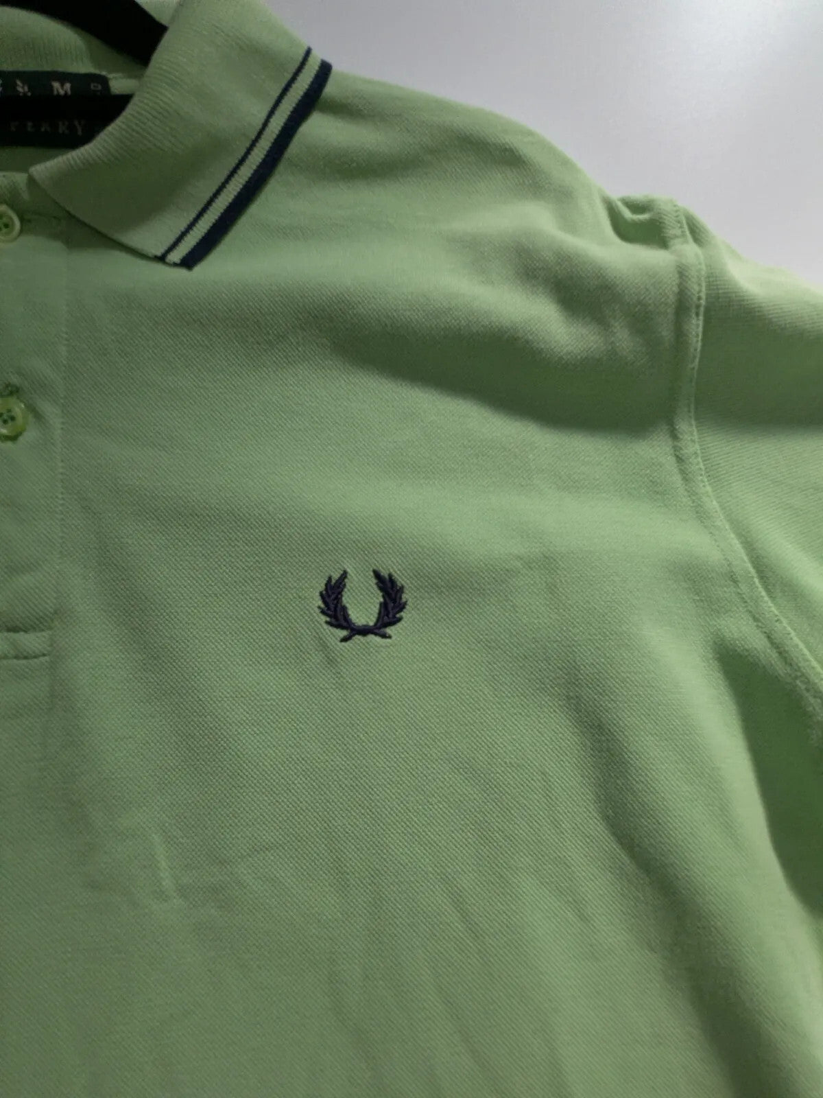 Fred Perry Polo Shirt Medium Green Cotton Pique Striped Logo Button Up Preppy