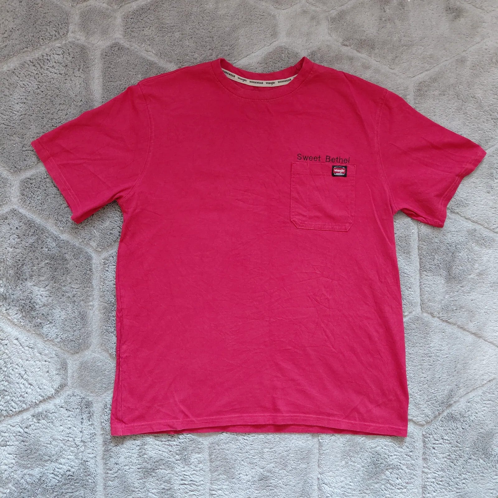 Wrangler Crew Neck T Shirt Mens Large Pink Sweet Bethel Graphic Logo Pocket