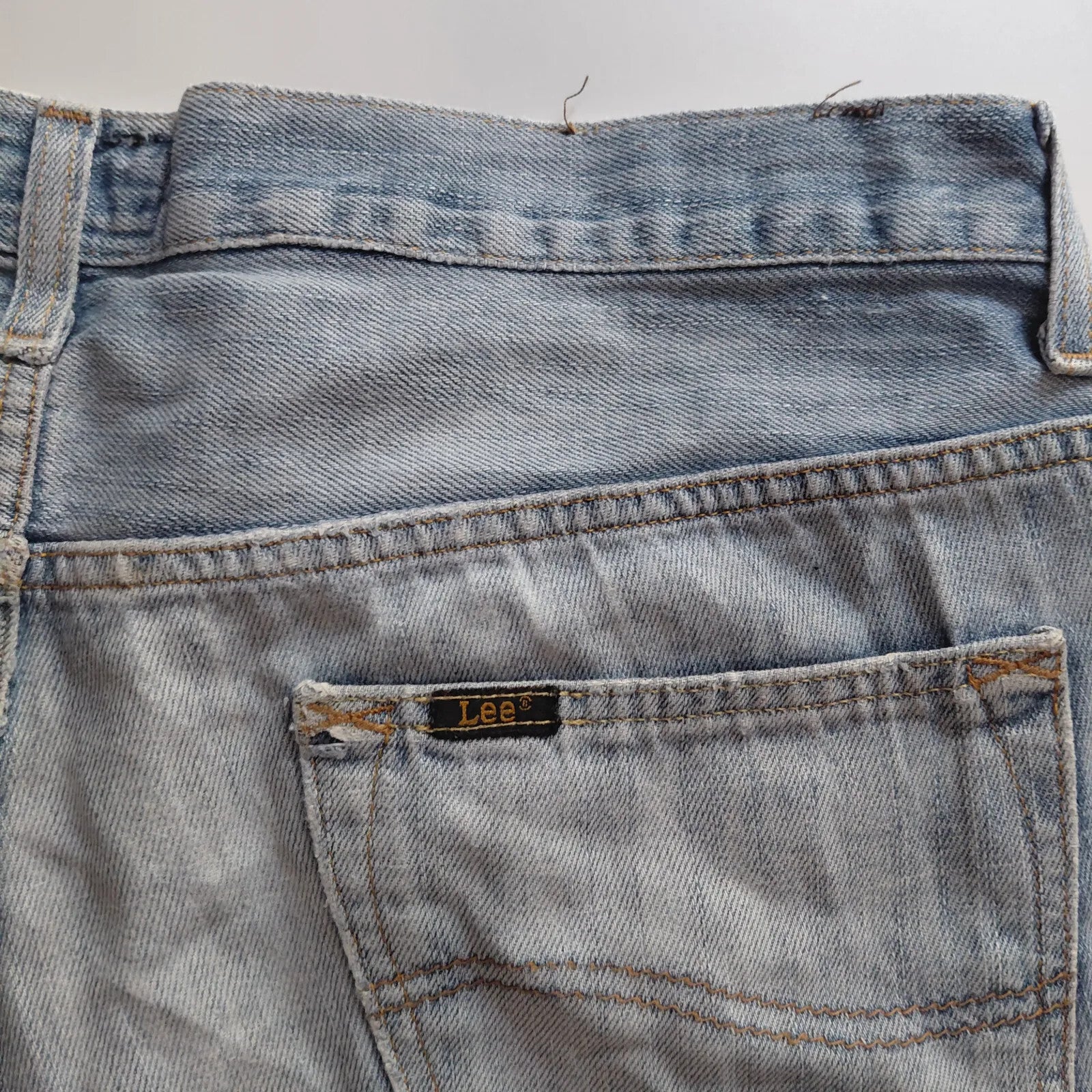 Lee Knox Denim Shorts Mens W34 L36 Light Blue Wash Denim Button Fly Jorts