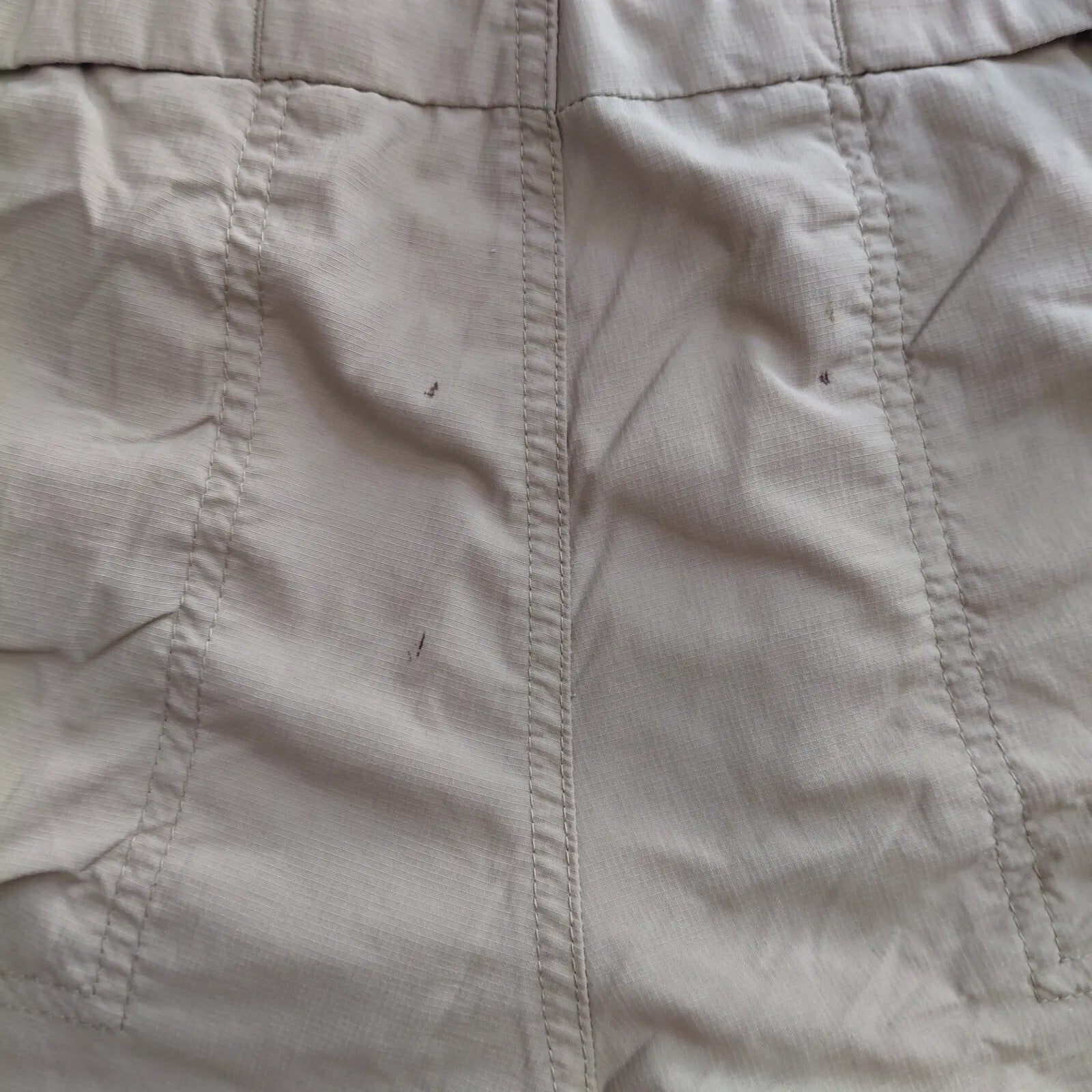 Columbia Omni Shade Cargo Shorts Beige Ripstop Nylon Logo Sun Protection Outdoor